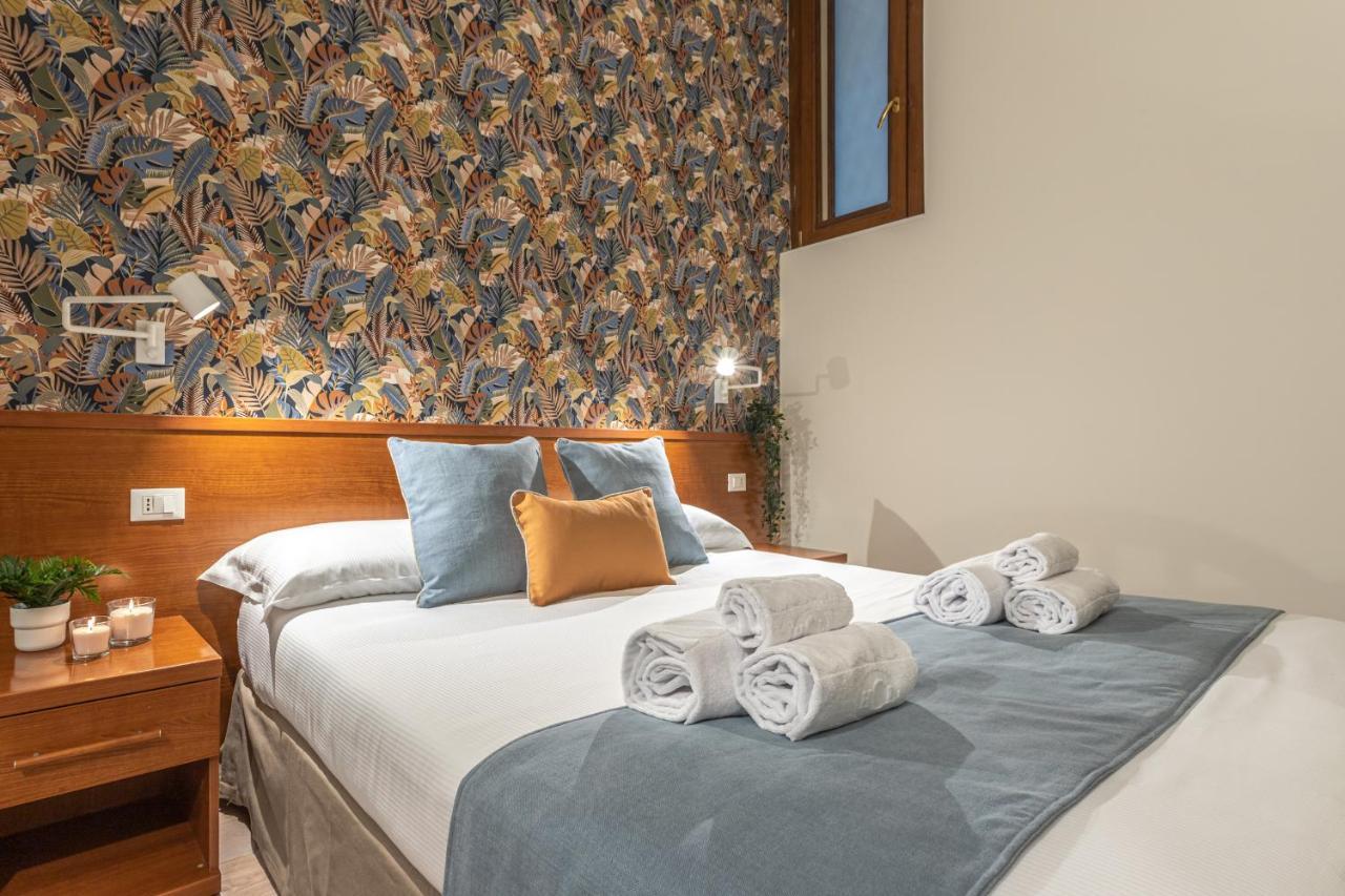 Vittoria Garden Suites Roma Esterno foto