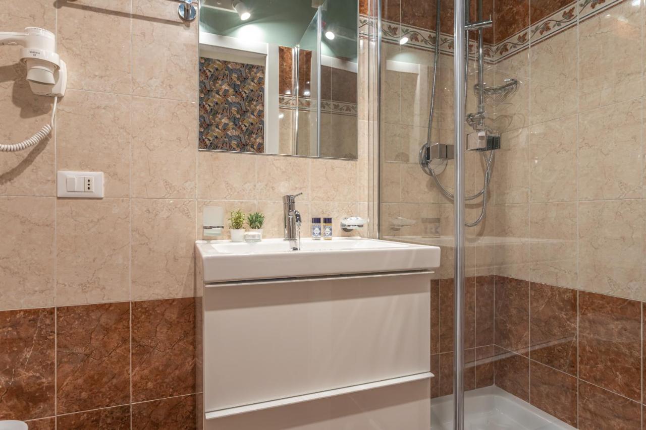 Vittoria Garden Suites Roma Esterno foto